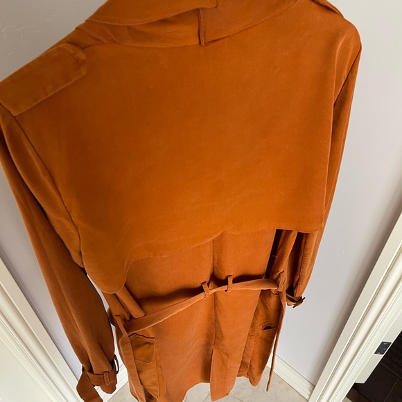 Zara Trenchcoat - Picture 5 of 16